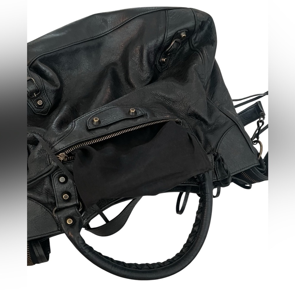 Balenciaga VELO 2012 Nicolas Ghesquière Crossbody Bag with classic hardware - Picture 10 of 16